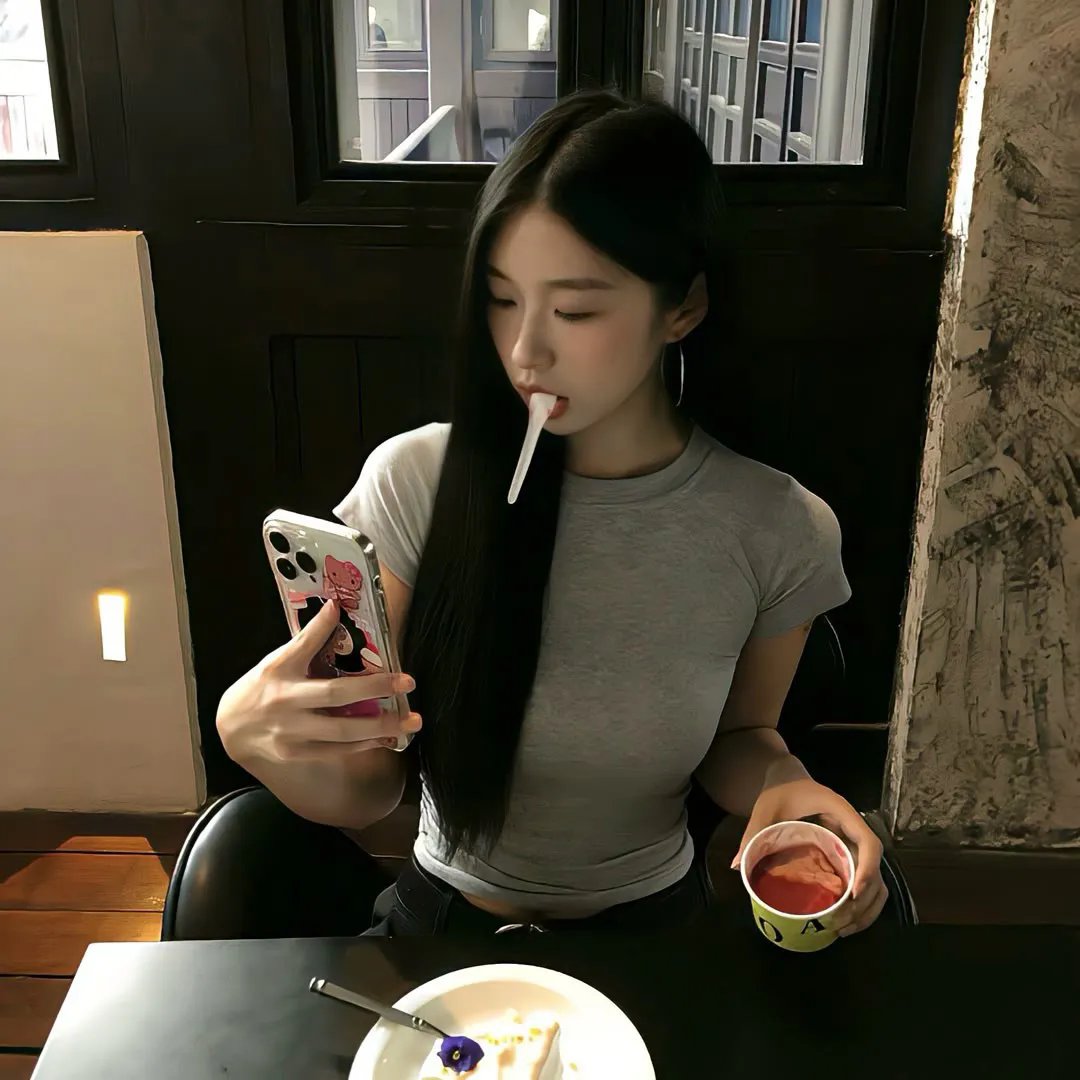 龙纹身的女鬼入镜